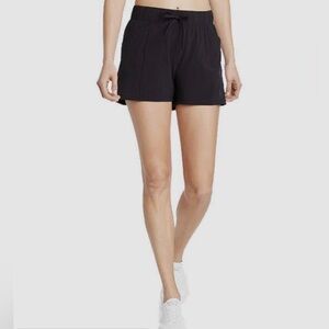 Women's Woven Mid-Rise Run Shorts 4" - All In Motion™